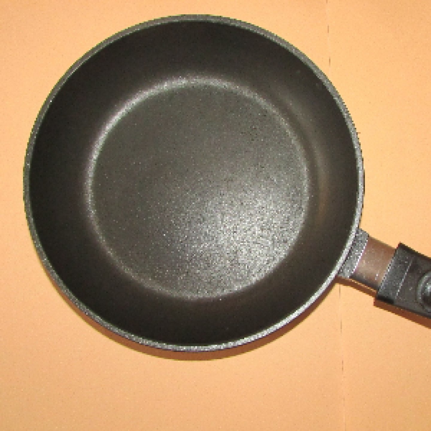 The chemical industry doesn't want you to be afraid of Teflon pans. You  should be.